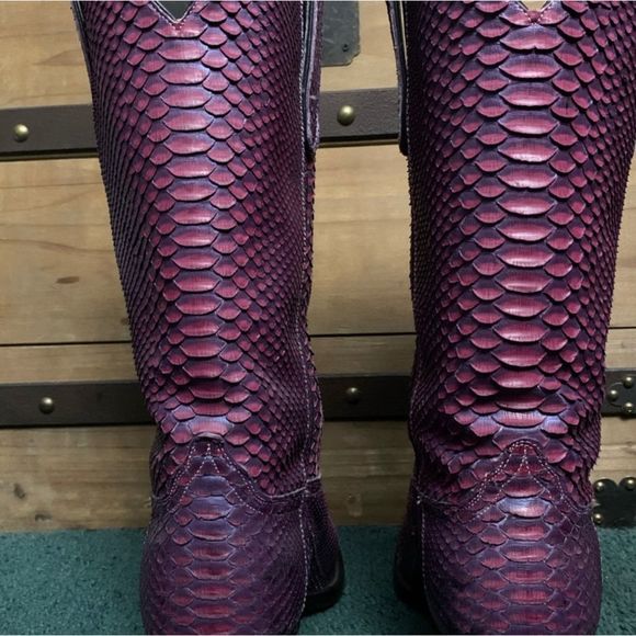 CUSTOM WOMEN'S PURPLE FULL PYTHON WOVEN COWGIRL BOOTS - SNIP TOE - Picture 10 of 12